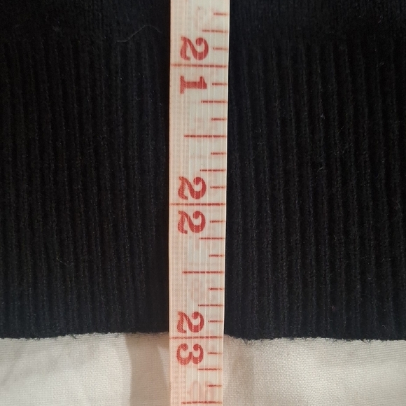 Fate Black Wome's Sweater with Textured Sleeves Size S - Picture 9 of 9